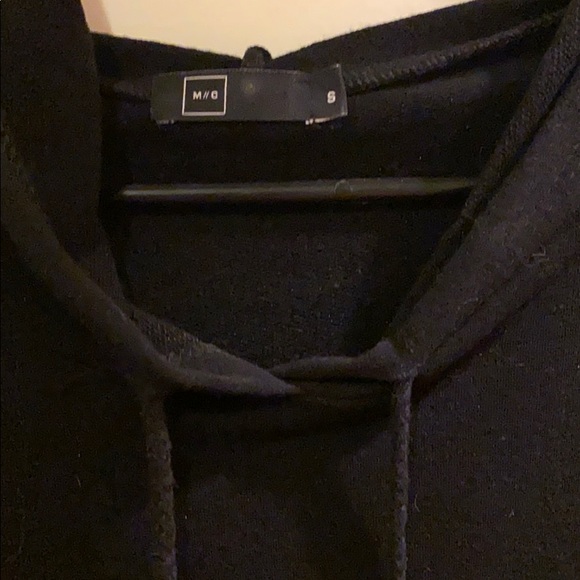 M//C black lightweight pullover - Picture 4 of 5